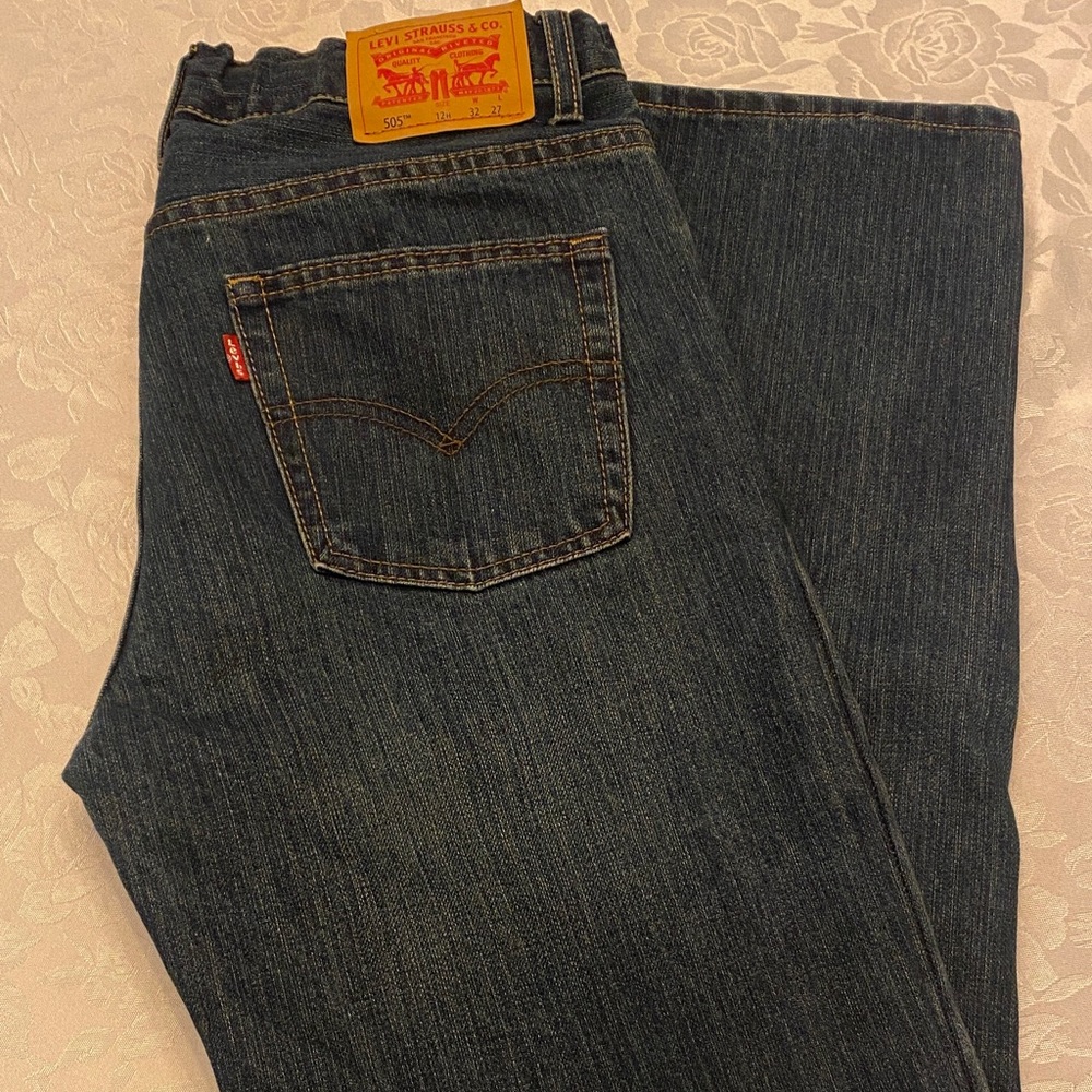 Levi's kids 12 husky Dark Blue Straight Jeans, new, no tags.